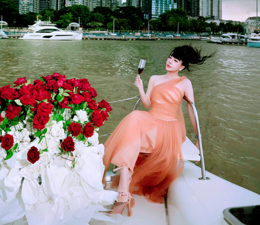 Ngọc Trà mừng tuổi mới đầy ấp tiếng cười của con trẻ và lời chúc ngọt ngào của ông Xã Chu Bin